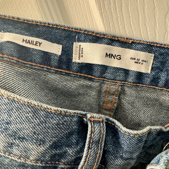 MANGO | Women's Blue Distressed Hailey Frayed Mid rise Denim Shorts - Size 1 - Picture 5 of 14